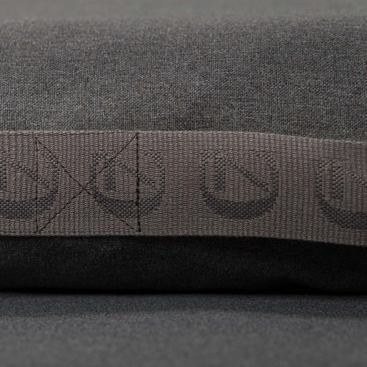 Outdoor Dog Bed Siesta Light Graphite product image
